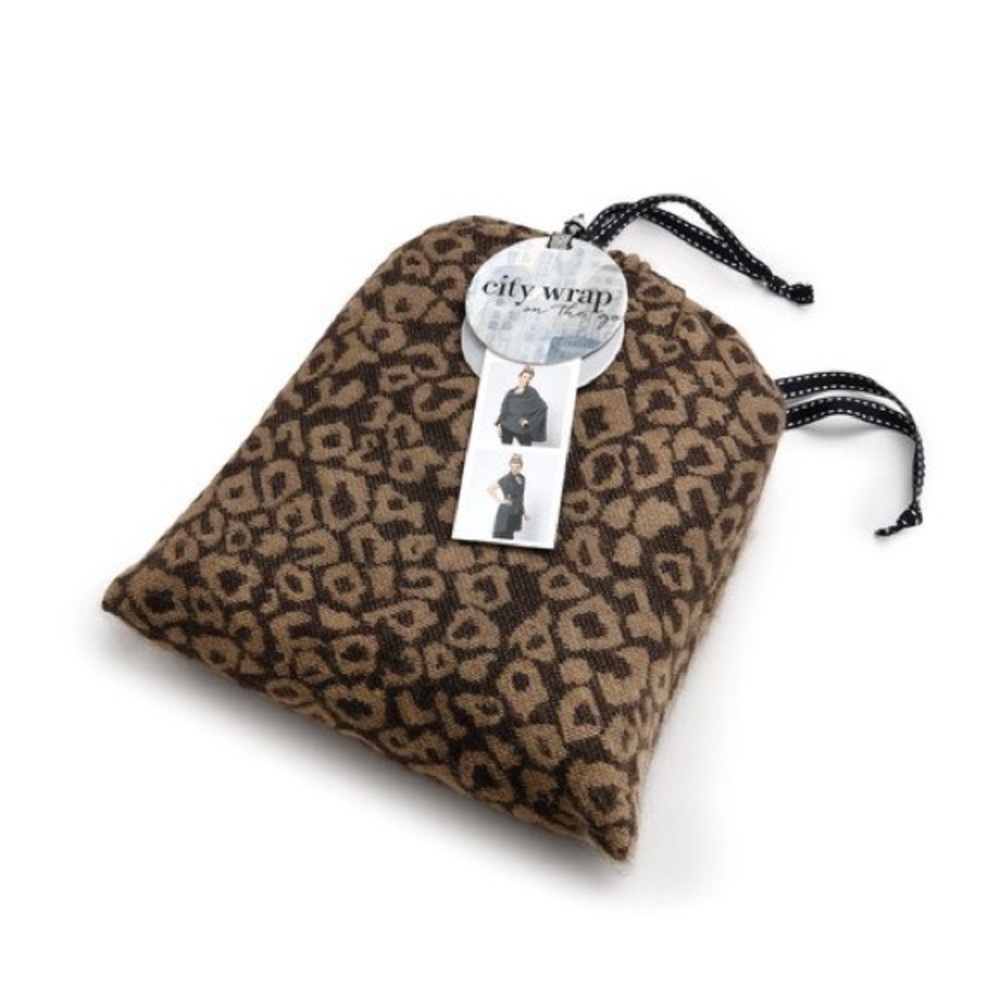 🆕🧥AUCTION PRICE👩🏻‍⚖️ Leopard Animal Print Woven City Wrap on the Go - Picture 2 of 4
